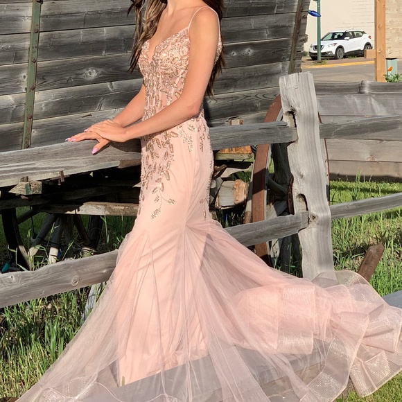 Prom dresses - Picture 4 of 4